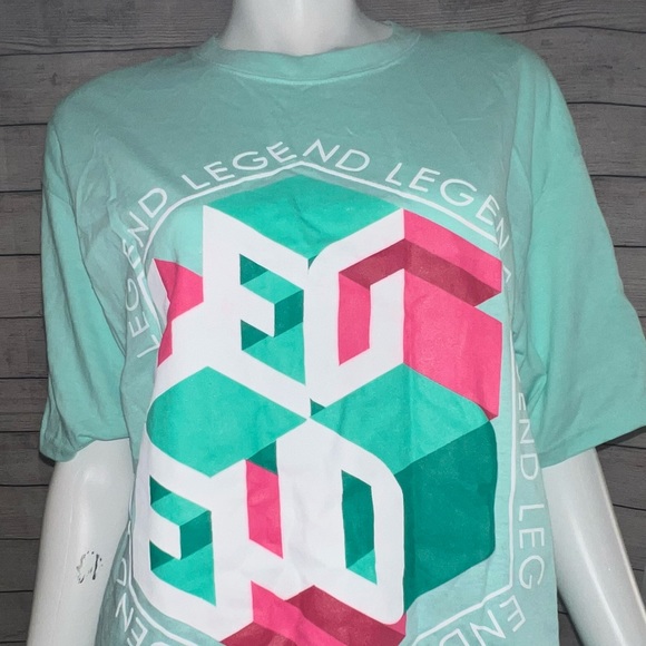 graphic shirt - Picture 1 of 5